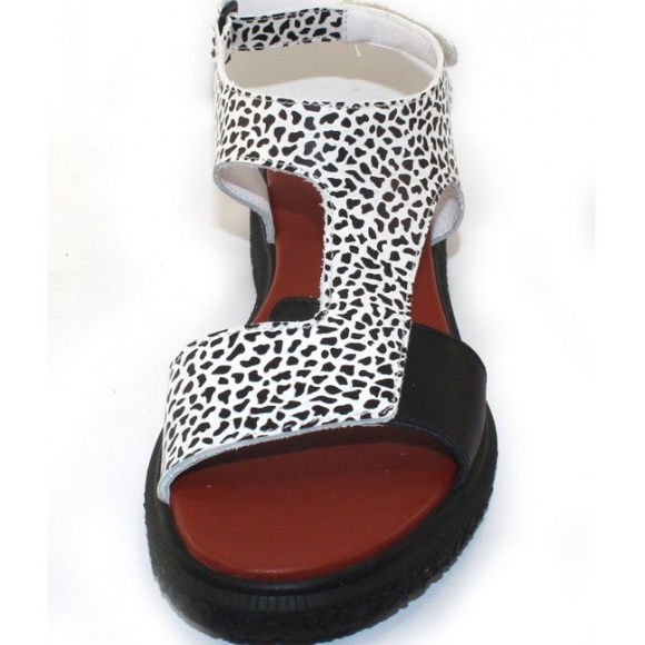 Arche Janaka Embossed Animal Print Leather sandal - Picture 2 of 6